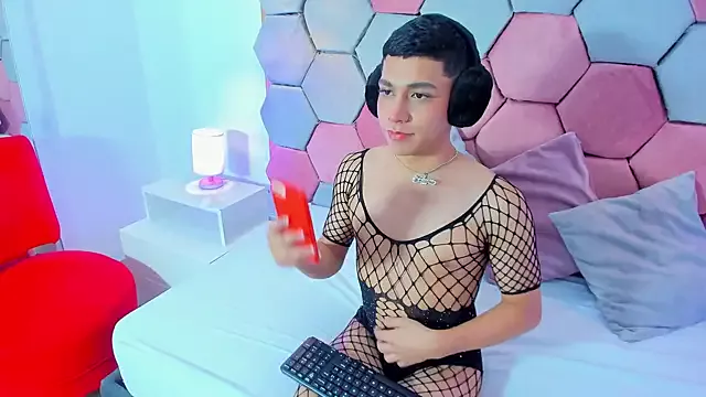 DanniiGrovers on StripChat 