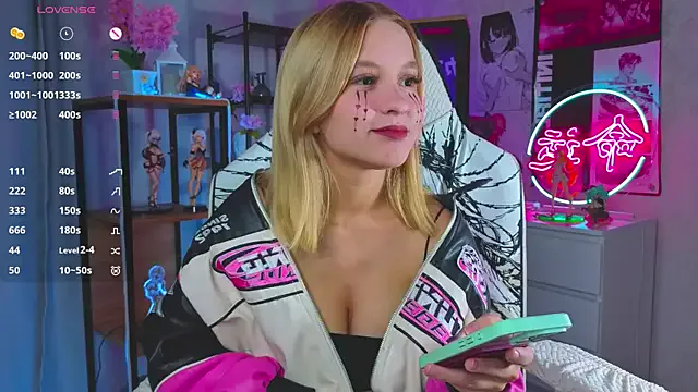 DollyBuoy on StripChat 