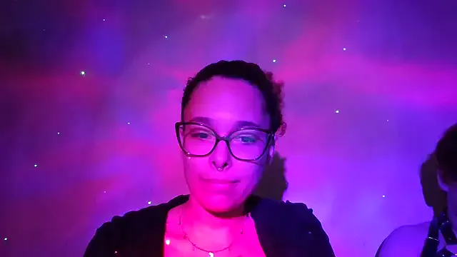dominamoon_ — Brincar com seios 3 min