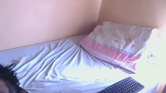 EbonyAlphaBitch — show boobs