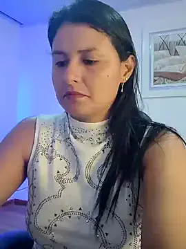 elena_jonees on StripChat 