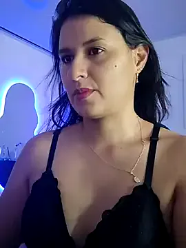 elena_jonees on StripChat 