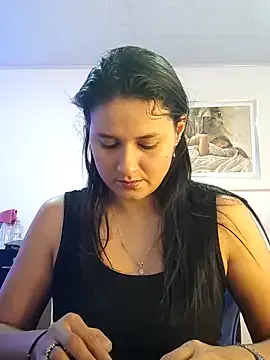 elena_jonees on StripChat 