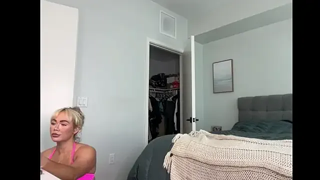 ElenaErickson on StripChat 