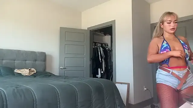 ElenaErickson on StripChat 