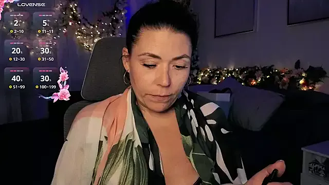Ellie-L-Elizabeth on StripChat 