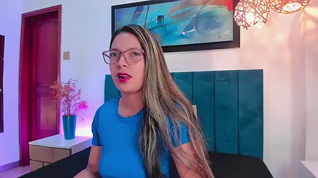EllieFontanes on StripChat 