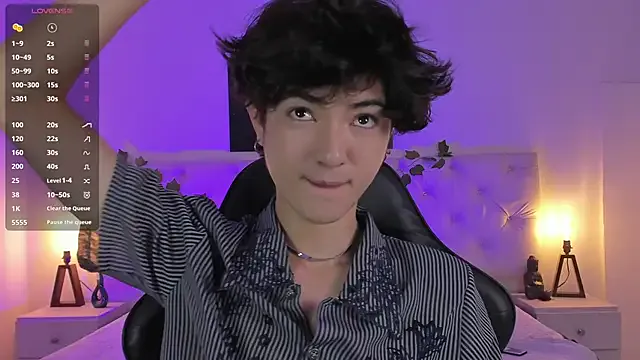 Elliot_younngg on StripChat 