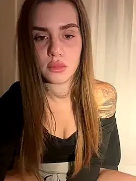 EmiliaCatalina — Freechat on StripChat