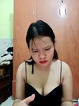 emyeuhss on StripChat 