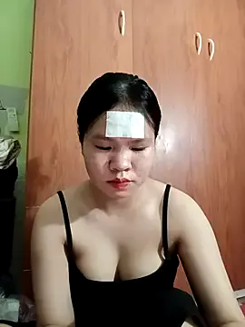emyeuhss on StripChat 
