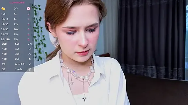 ErleneFellt on StripChat 