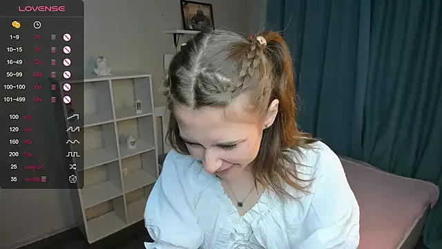 ErleneFellt on StripChat 