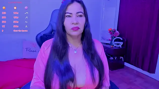 esmeralda_milf on StripChat 
