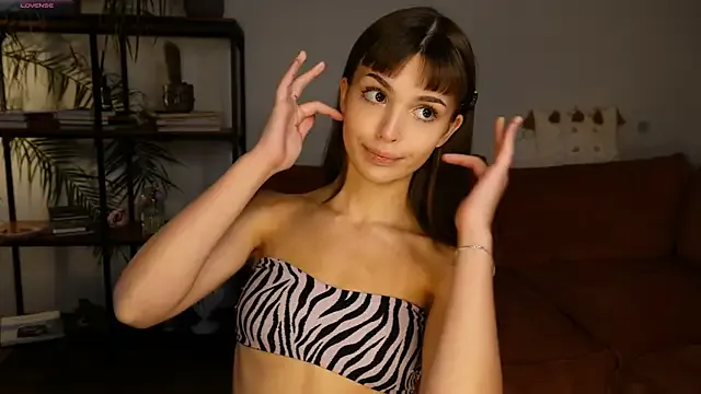 Eva_Zill — Rub my pussy between my buttocks hard