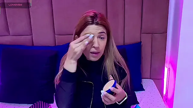 EvaaLovia1 on StripChat 
