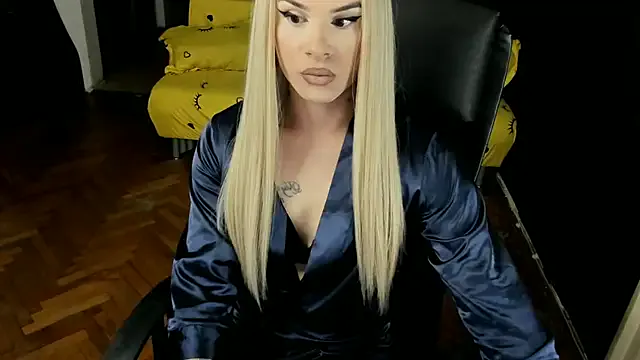 EvelynLexy on StripChat 