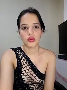 franchezkavegaaa — Shows armpits 