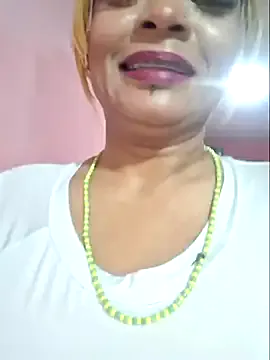 gatadeojosclaros on StripChat 