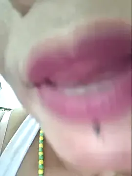 gatadeojosclaros on StripChat 