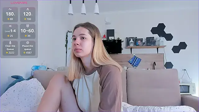 Girl_alone_home — Private on StripChat