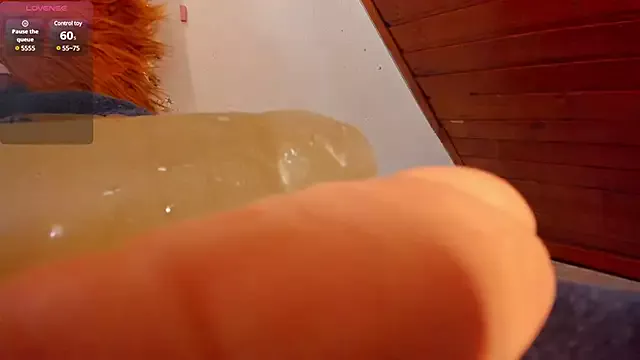 Hannaa32 on StripChat 