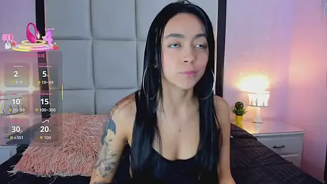 HannaClarrk_ on StripChat 