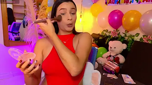 Hannah_williams1 — IT'S MY BIRTHDAY