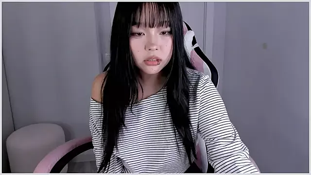 hee_young11 on StripChat 