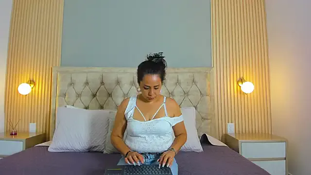 Hera_goddesss — Freechat on StripChat