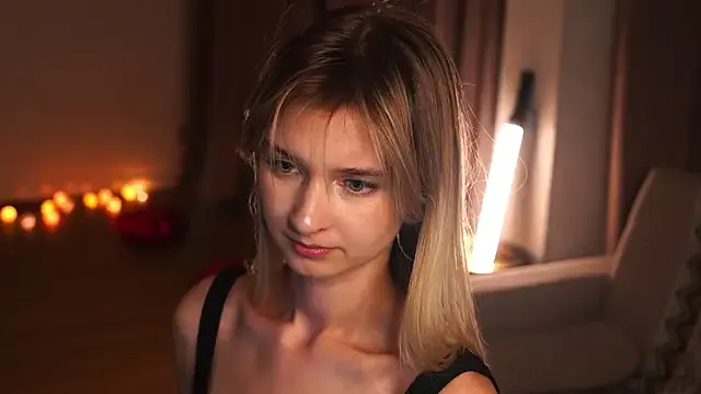 hereandnows_ on StripChat 