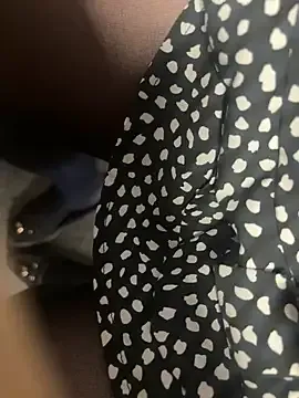 HiddenHoneyLDN on StripChat 