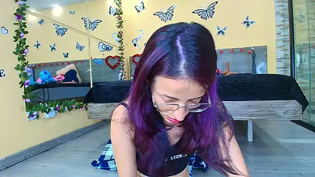 HottCandy21 on StripChat 