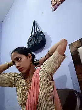 indiandesilive on StripChat 