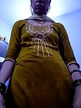 indiandesilive on StripChat 