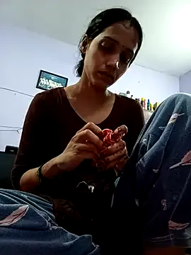 indiandesilive on StripChat 