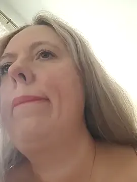 Irina3718 on StripChat 