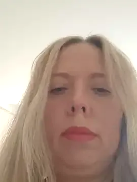 Irina3718 on StripChat 