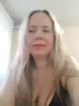 Irina3718 on StripChat 