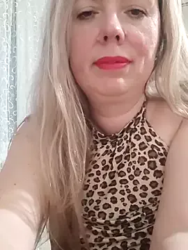 Irina3718 on StripChat 