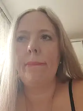 Irina3718 on StripChat 