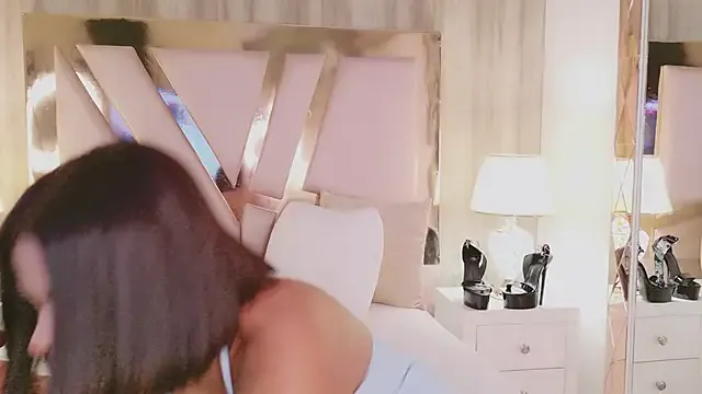IrinaVelvet on StripChat 