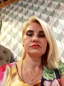JennyOMay on StripChat 