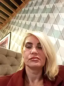 JennyOMay on StripChat 