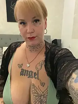 Kathy-Deluxe — Ass fingern 