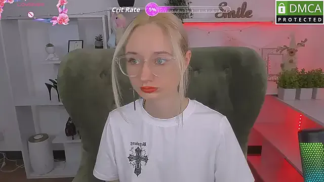 Katia_Kim — ice on boobs