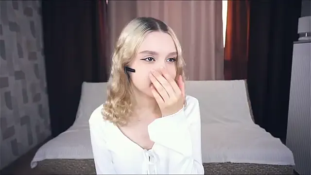 KelleLillie on StripChat 