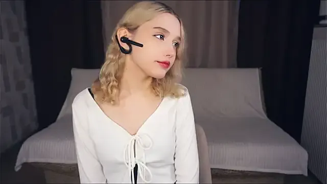 KelleLillie on StripChat 
