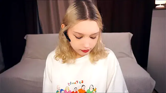 KelleLillie on StripChat 