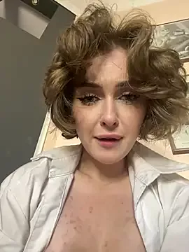 KellyKeler on StripChat 